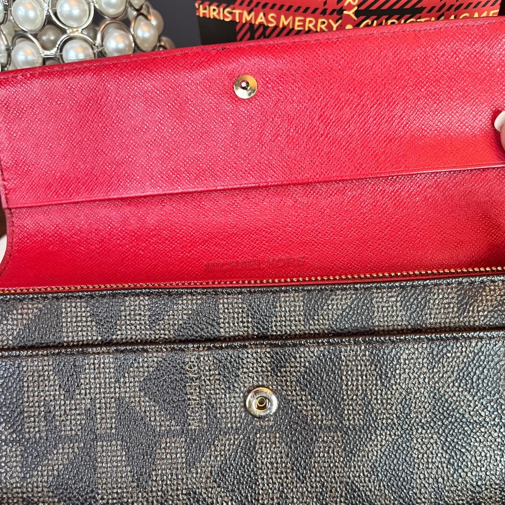 Michael Kors Brown Signature Jet Set Coated Canvas Wallet w/Red & Tan Interior - Picture 9 of 11